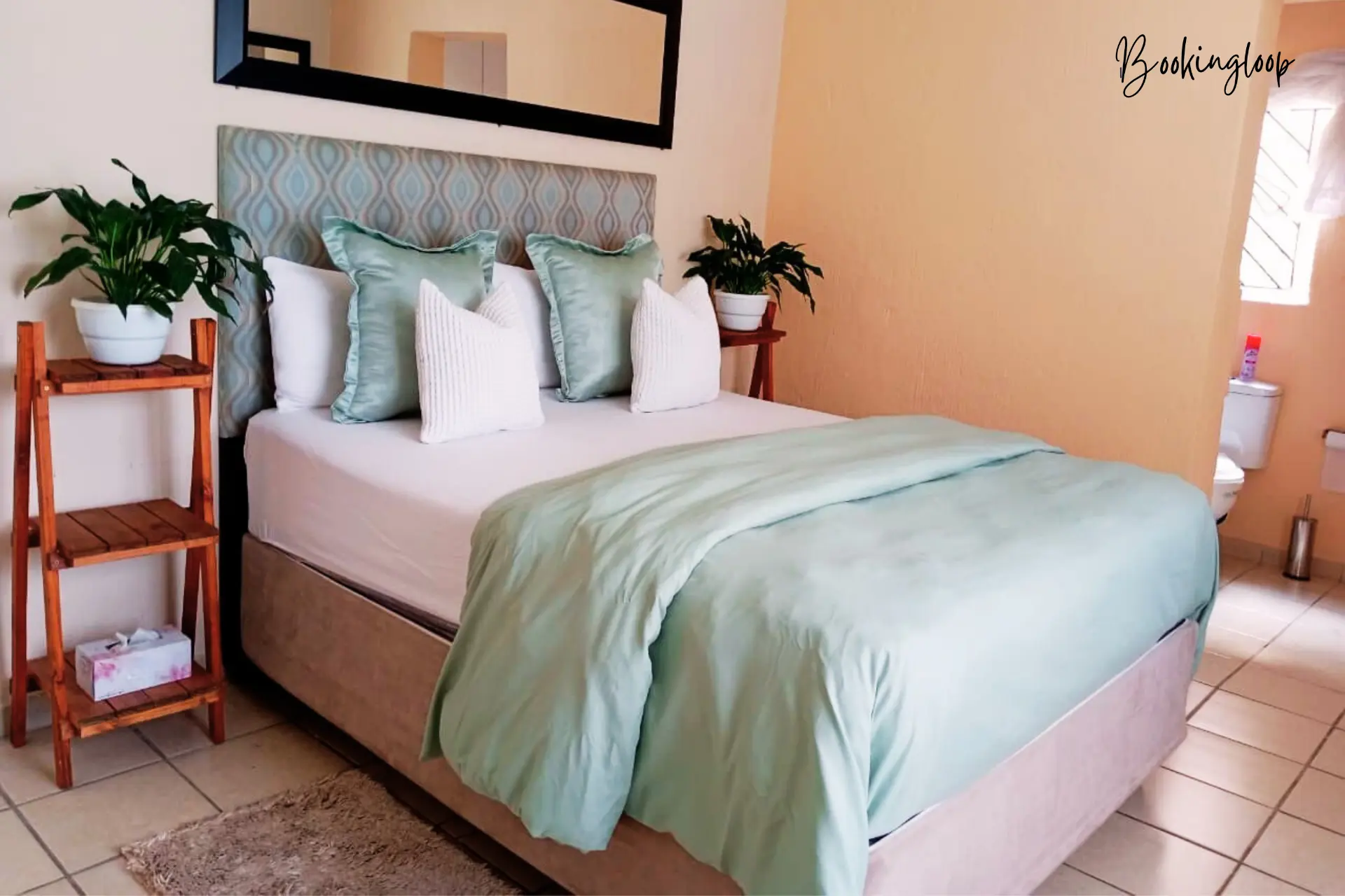 Green Valley Room 1